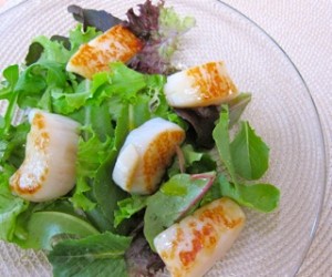 Caramelized Scallops with Baby Greens and Meyer Lemon Vinaigrette